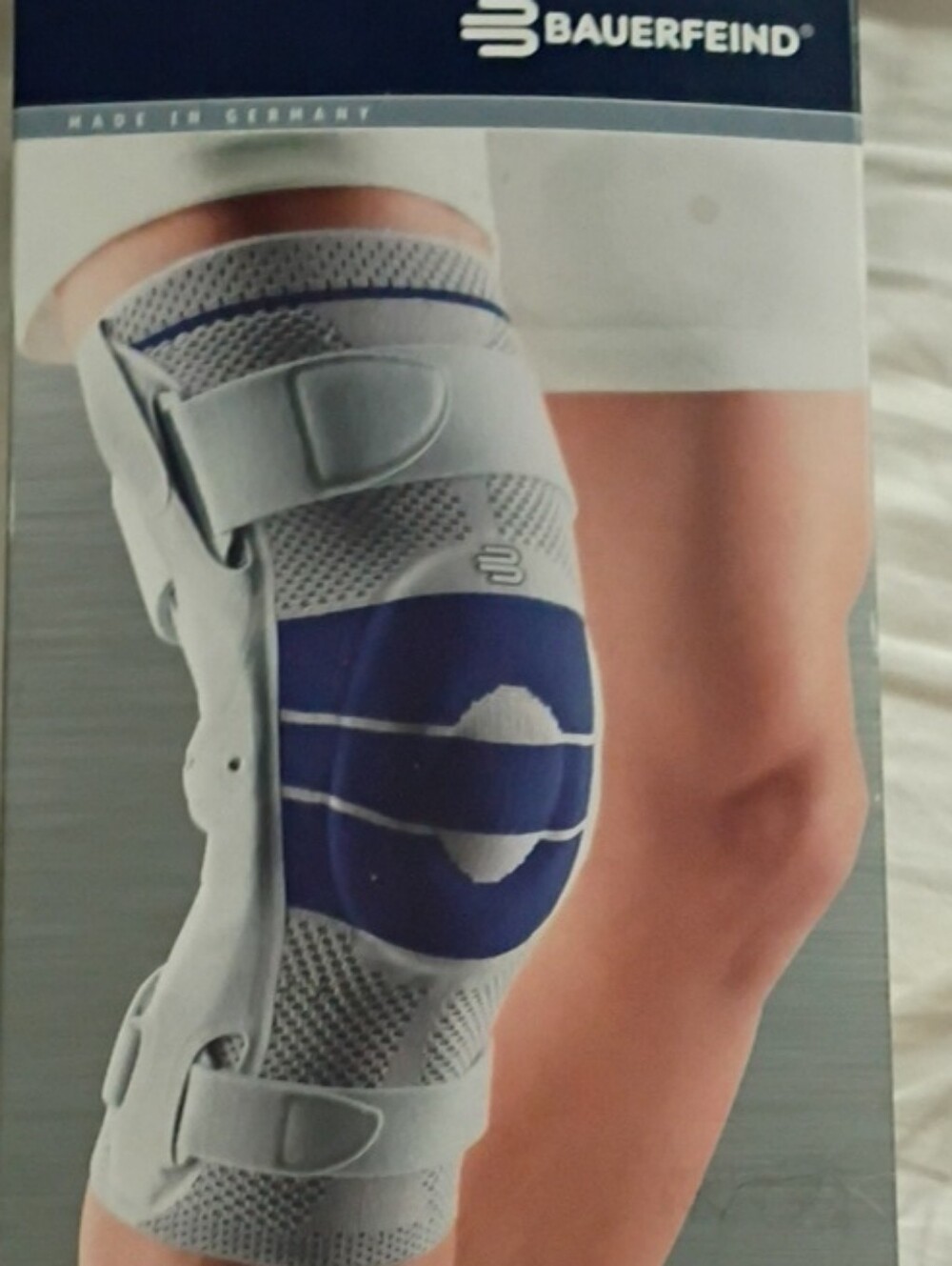 Bauerfeind Men’s Right Knee Support Brace 6